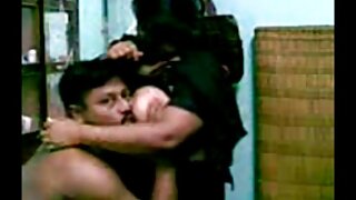 කුඩා සුළු දියණිය ලිලී ෆෝර්ඩ්ට ඇගේ සුළු පියාගෙන් දැඩි මගුලක් ලැබේ